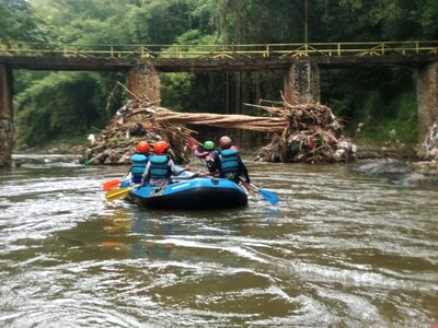 Uji Adrenalin di Sungai Brantas, MAHIPA UMPO Asah Skill Arung Jeram